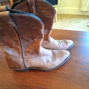 Laredo Tan And Brown Leather Western Boots with Stitch Detail Size 10